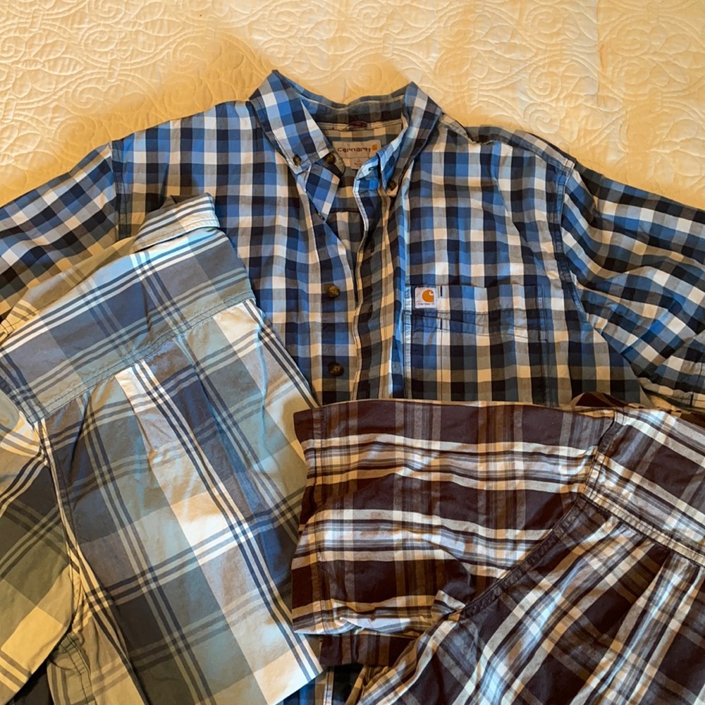 Set of 3 Carhartt Men’s short sleeve shirts.